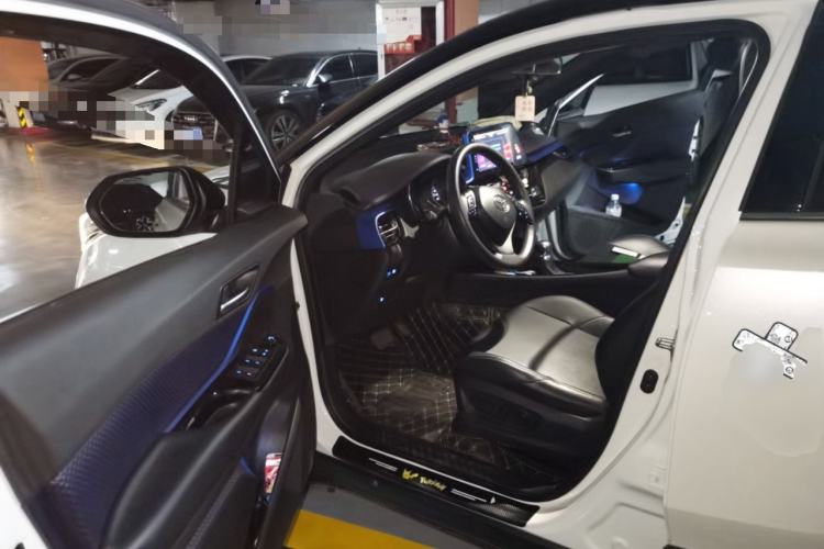 Used Toyota C-HR 2020 2.0L Leading Edition Driver Seat