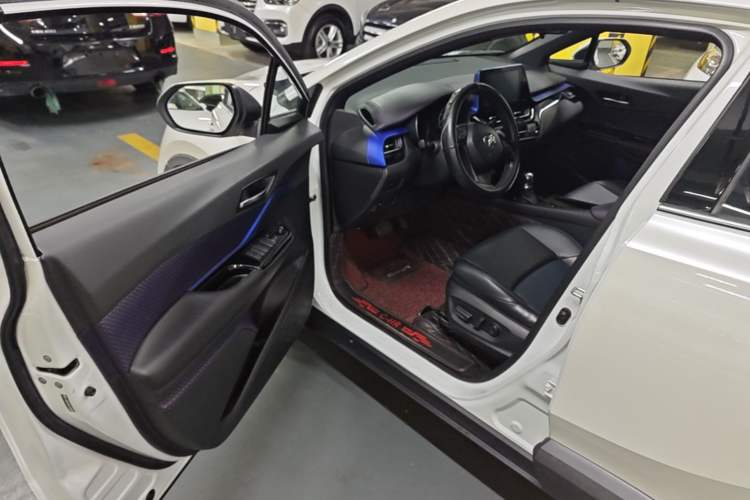 Used Toyota C-HR 2020 2.0L Leading Edition Driver Seat