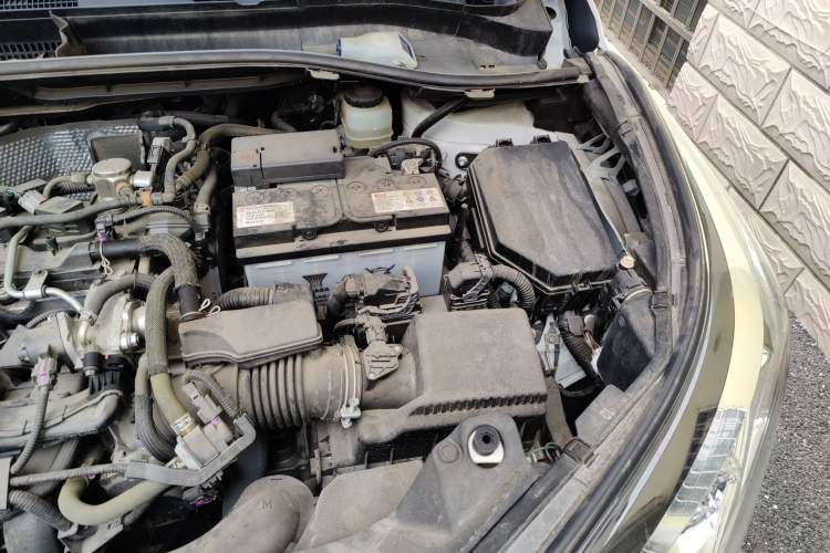 Used Toyota C-HR 2020 2.0L Leading Edition Engine Bay Left