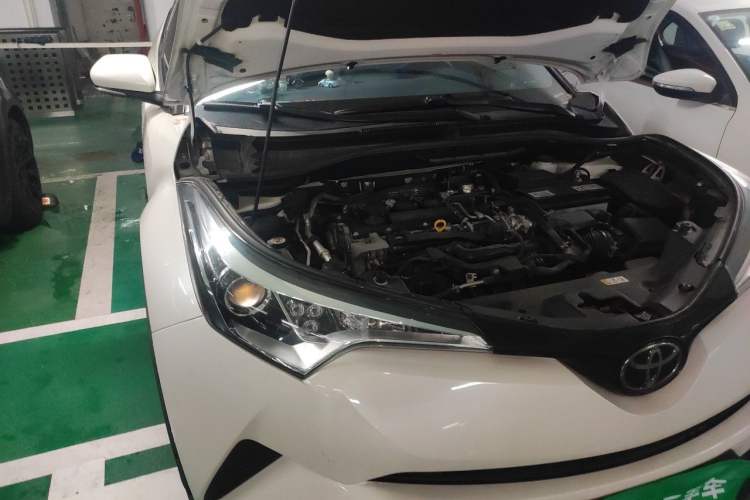 Used Toyota C-HR 2020 2.0L Leading Edition Engine Bay Right