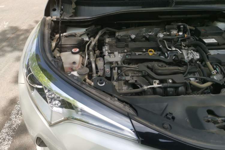 Used Toyota C-HR 2020 2.0L Leading Edition Engine Bay Right
