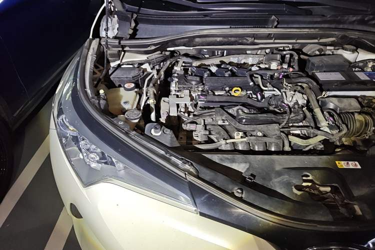 Used Toyota C-HR 2020 2.0L Leading Edition Engine Bay Right