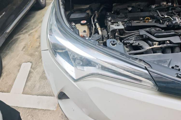 Used Toyota C-HR 2020 2.0L Leading Edition Engine Bay Right