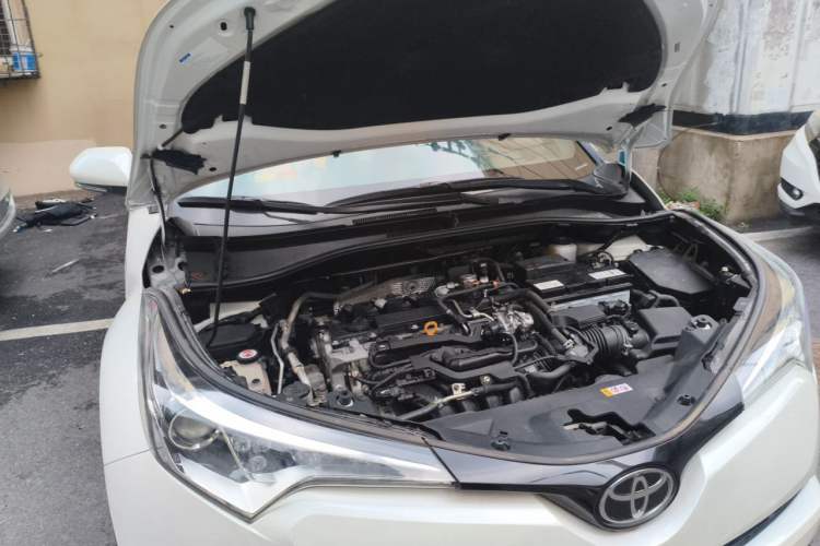 Used Toyota C-HR 2020 2.0L Leading Edition Engine Bay Right