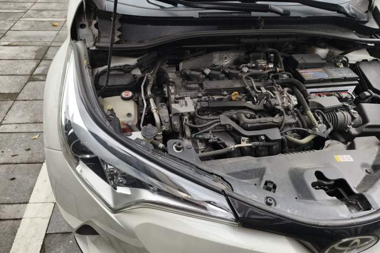 Used Toyota C-HR 2020 2.0L Leading Edition Engine Bay Right