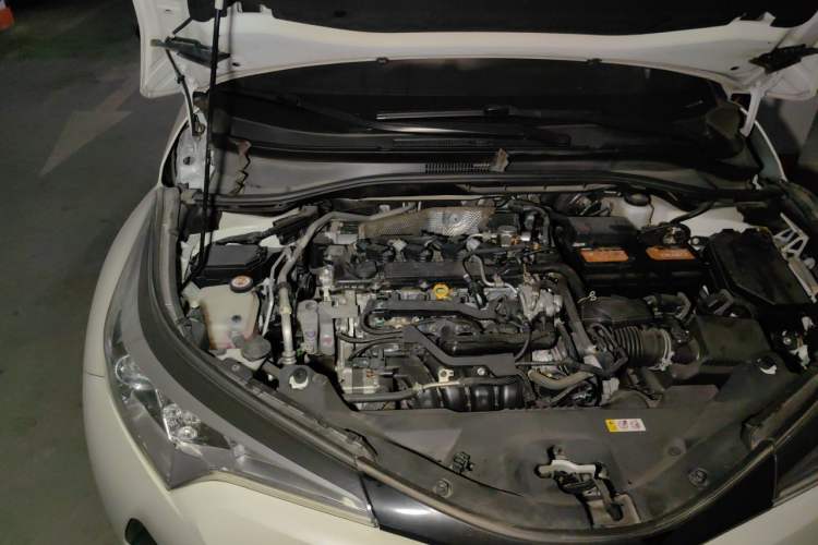 Used Toyota C-HR 2020 2.0L Leading Edition Engine Bay Right