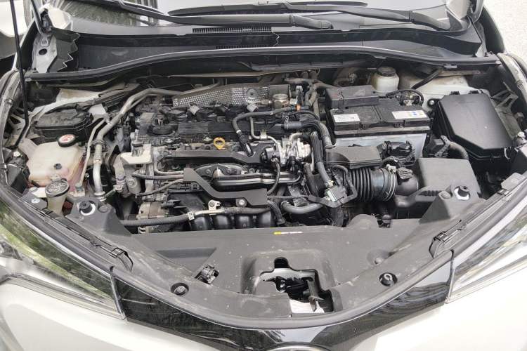 Used Toyota C-HR 2020 2.0L Leading Edition Engine Bay