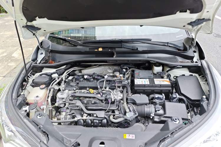 Used Toyota C-HR 2020 2.0L Leading Edition Engine Bay