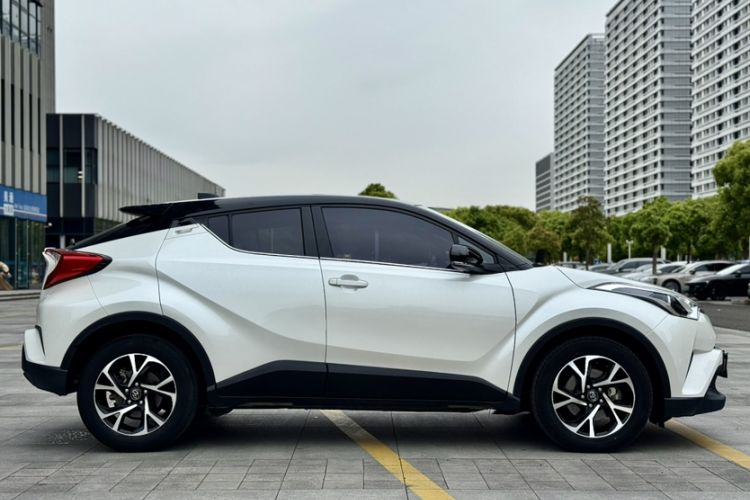Used Toyota C-HR 2020 2.0L Leading Edition Exterior 12