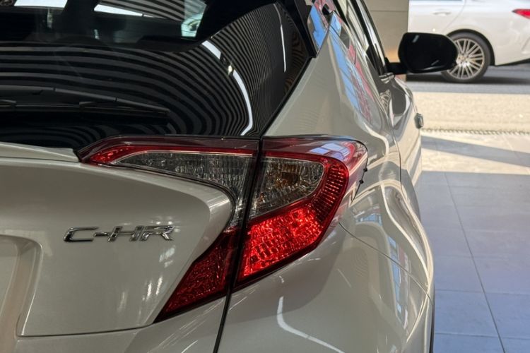 Used Toyota C-HR 2020 2.0L Leading Edition Exterior 2