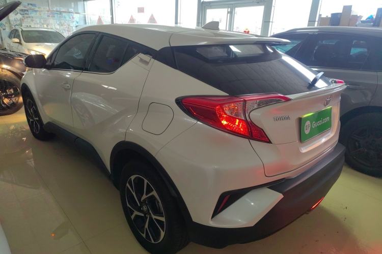 Used Toyota C-HR 2020 2.0L Leading Edition Exterior 2