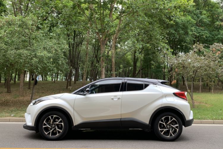 Used Toyota C-HR 2020 2.0L Leading Edition Exterior 2