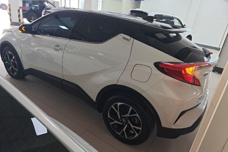 Used Toyota C-HR 2020 2.0L Leading Edition Exterior 2