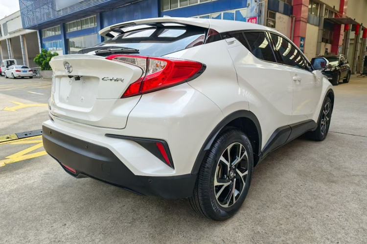Used Toyota C-HR 2020 2.0L Leading Edition Exterior 2
