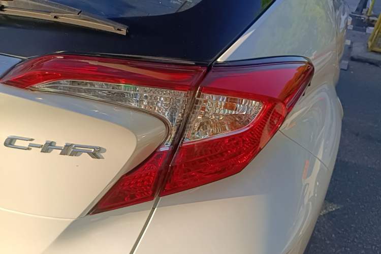 Used Toyota C-HR 2020 2.0L Leading Edition Exterior 3