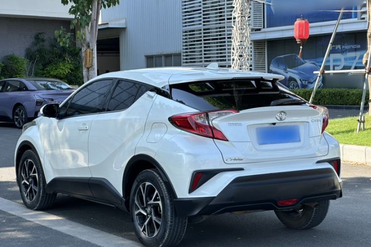 Used Toyota C-HR 2020 2.0L Leading Edition Exterior 3