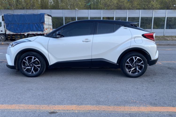 Used Toyota C-HR 2020 2.0L Leading Edition Exterior 3
