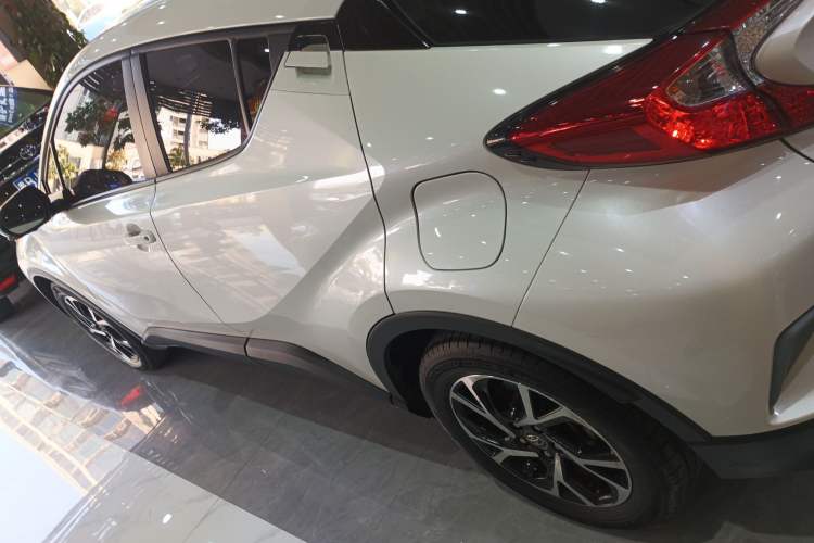 Used Toyota C-HR 2020 2.0L Comfort Edition Exterior 3