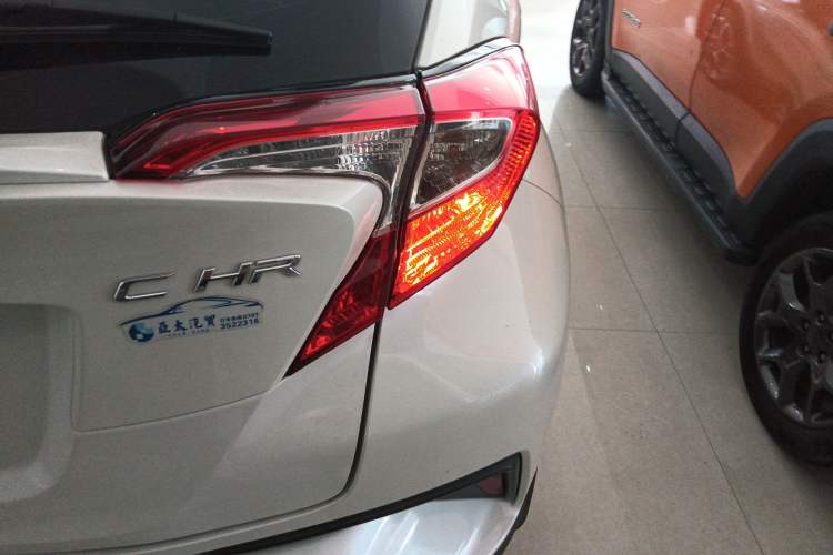 Used Toyota C-HR 2020 2.0L Comfort Edition Exterior 3