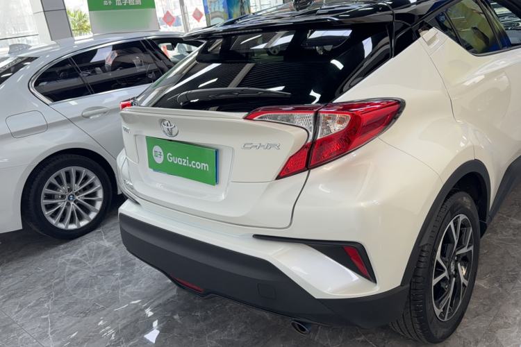 Used Toyota C-HR 2020 2.0L Leading Edition Exterior 4