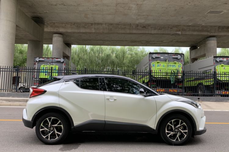 Used Toyota C-HR 2020 2.0L Leading Edition Exterior 4