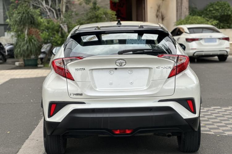 Used Toyota C-HR 2020 2.0L Leading Edition Exterior 5