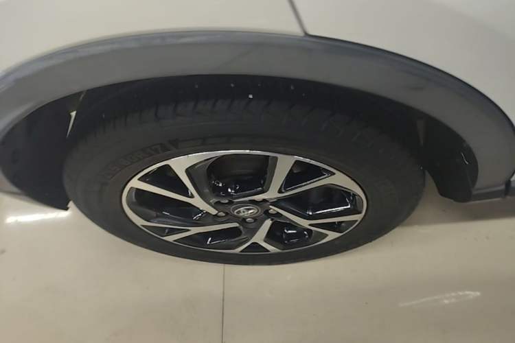 Used Toyota C-HR 2020 2.0L Leading Edition Exterior 5