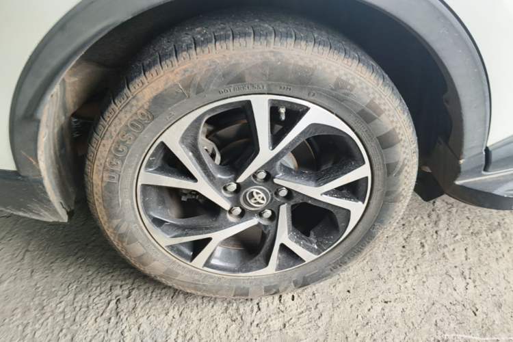 Used Toyota C-HR 2020 2.0L Leading Edition Exterior 5