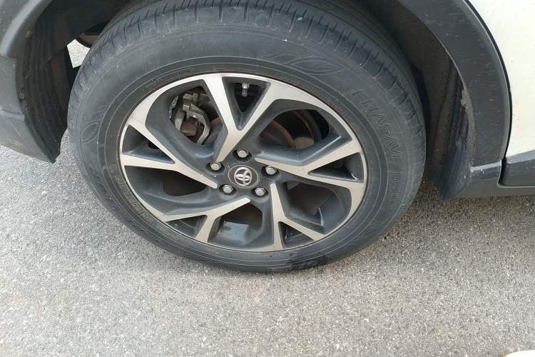 Used Toyota C-HR 2020 2.0L Leading Edition Exterior 5