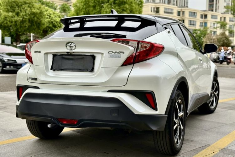 Used Toyota C-HR 2020 2.0L Leading Edition Exterior 8