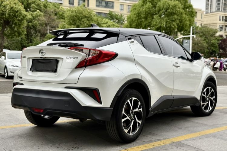 Used Toyota C-HR 2020 2.0L Leading Edition Exterior 9