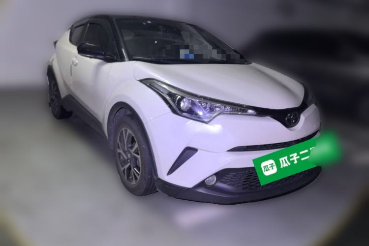 Used Toyota C-HR 2020 2.0L Leading Edition Front Right 45 Deg