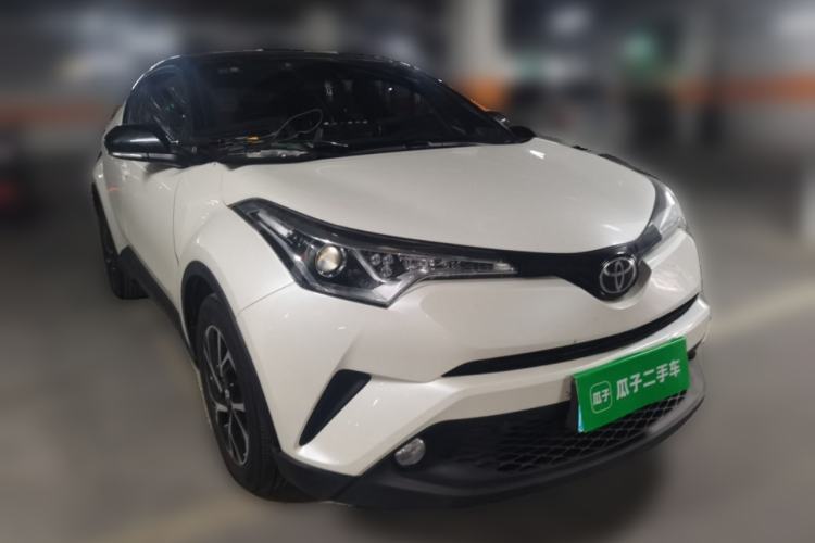 Used Toyota C-HR 2020 2.0L Leading Edition Front Right 45 Deg