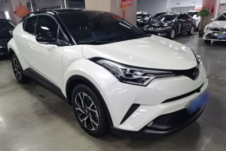 Used Toyota C-HR 2020 2.0L Luxury Edition Front Right 45 Deg