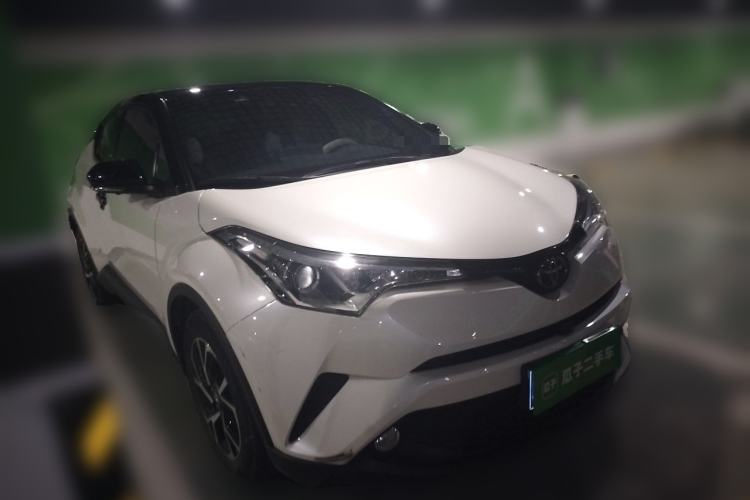 Used Toyota C-HR 2020 2.0L Leading Edition Front Right 45 Deg