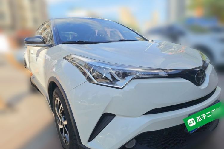 Used Toyota C-HR 2020 2.0L Leading Edition Front Right 45 Deg