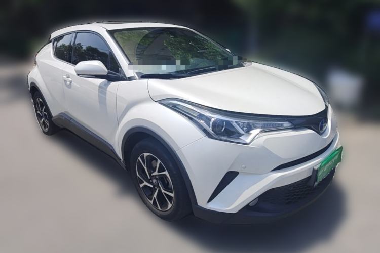 Used Toyota C-HR 2020 2.0L Leading Edition Front Right 45 Deg
