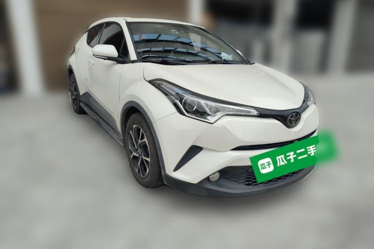 Used Toyota C-HR 2020 2.0L Leading Edition Front Right 45 Deg