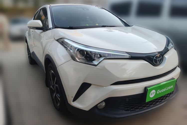 Used Toyota C-HR 2020 2.0L Leading Edition Front Right 45 Deg
