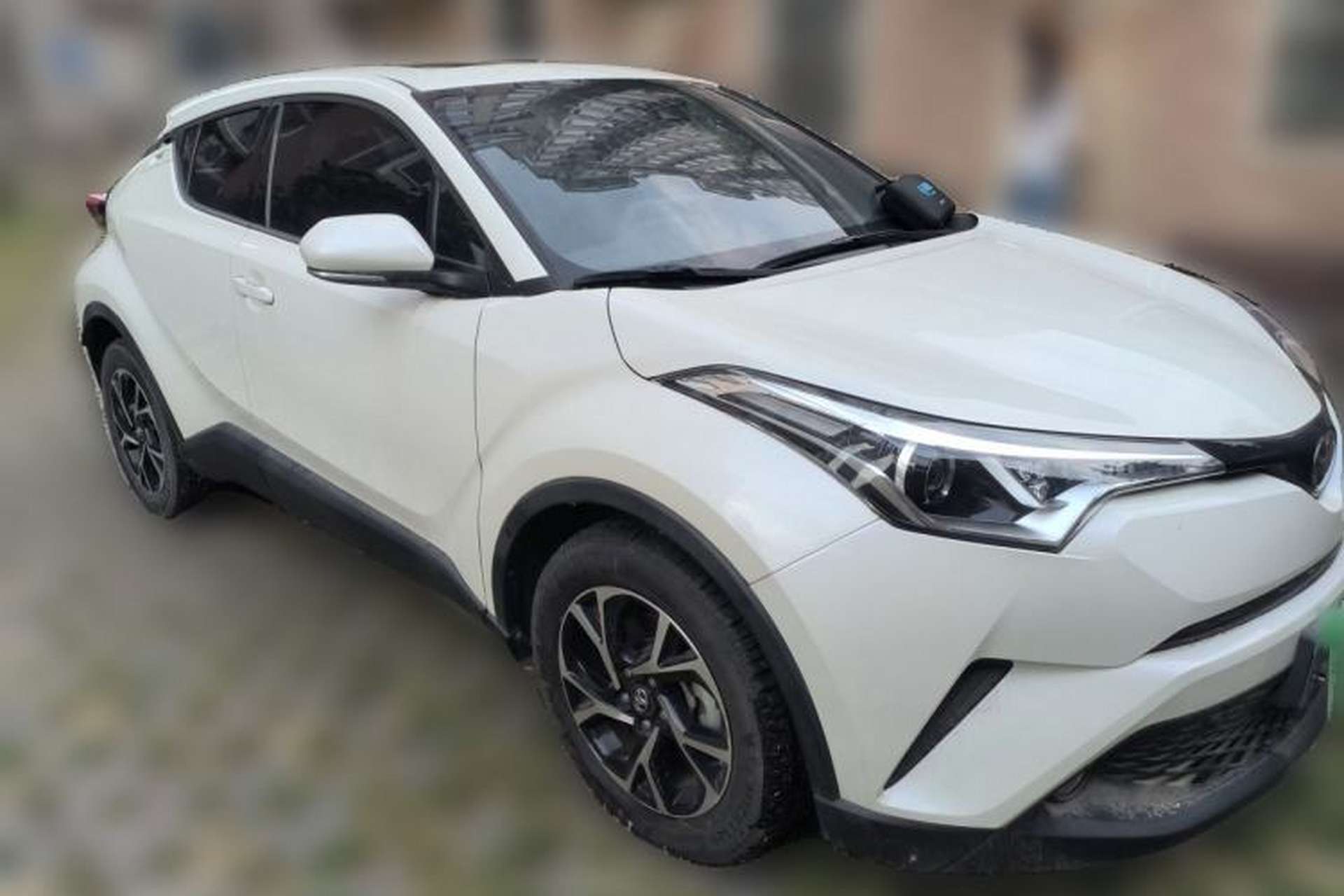 Used Toyota C-HR 2020 2.0L Leading Edition Front Right 45 Deg