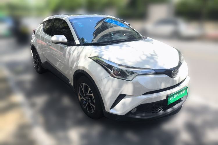 Used Toyota C-HR 2020 2.0L Leading Edition Front Right 45 Deg