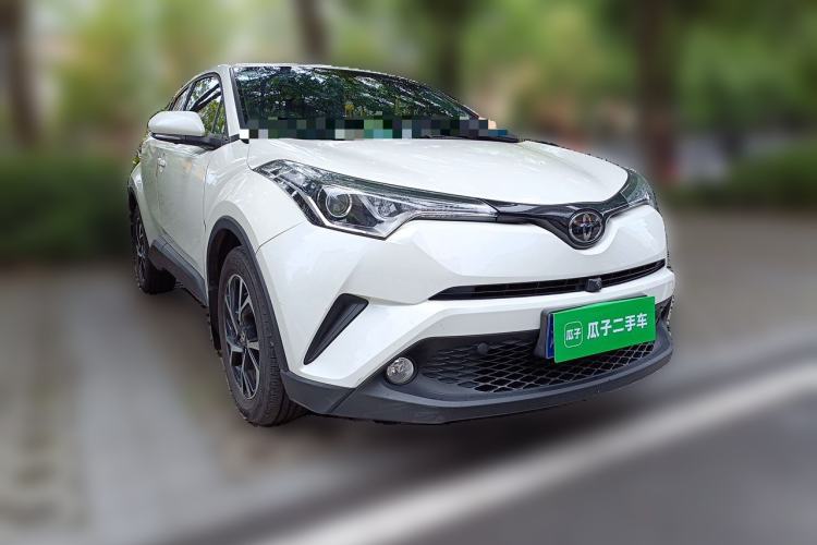 Used Toyota C-HR 2020 2.0L Leading Edition Front Right 45 Deg
