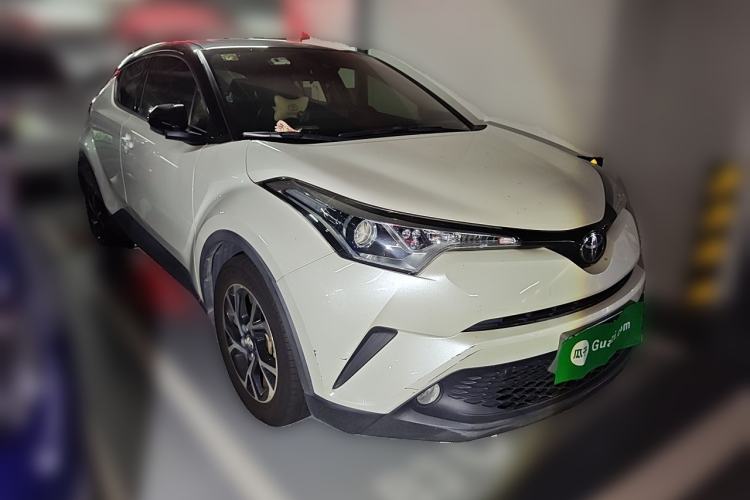 Used Toyota C-HR 2020 2.0L Leading Edition Front Right 45 Deg
