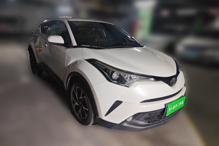 Used Toyota C-HR 2020 2.0L Leading Edition Front Right 45 Deg