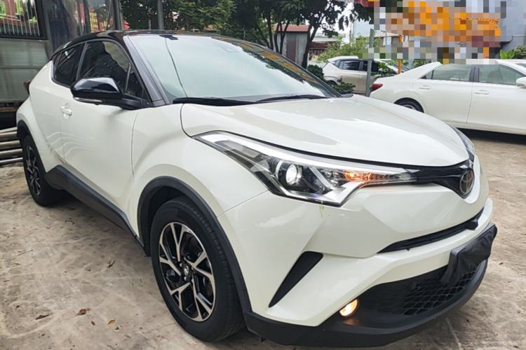 Used Toyota C-HR 2020 2.0L Leading Edition Front Right 45 Deg