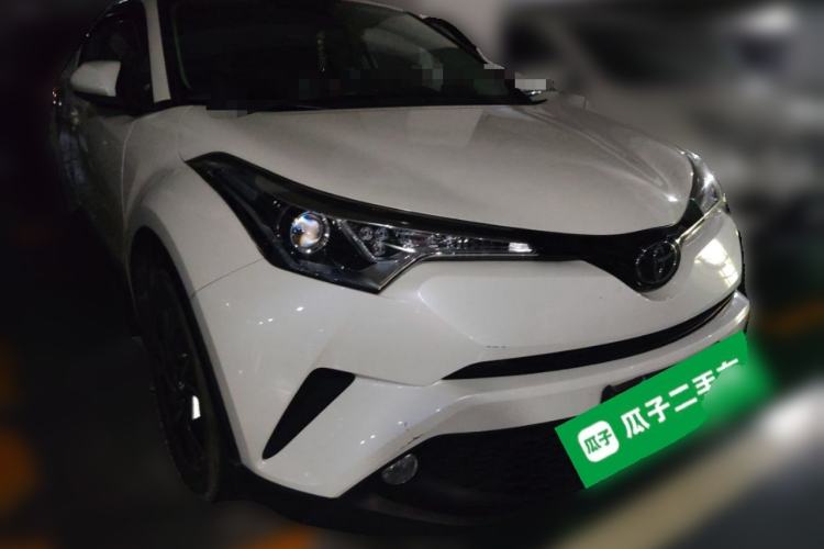 Used Toyota C-HR 2020 2.0L Leading Edition Front Right 45 Deg