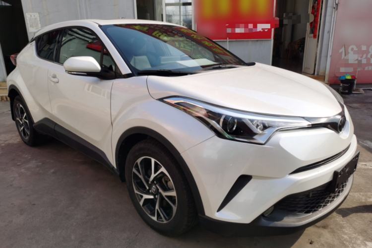 Used Toyota C-HR 2020 2.0L Leading Edition Front Right 45 Deg