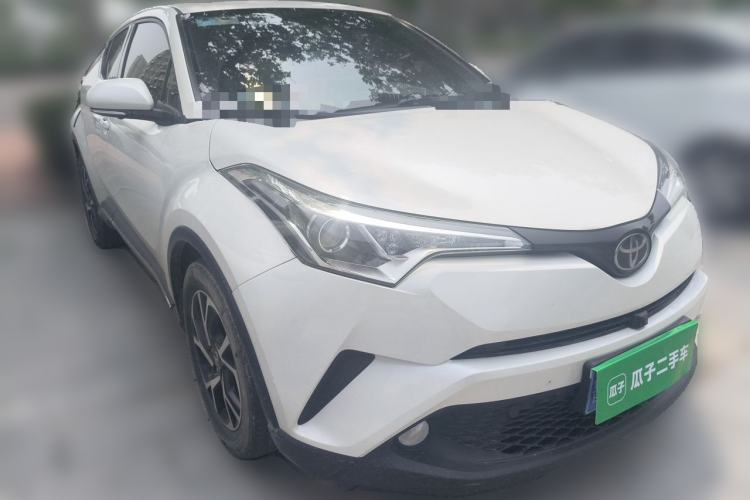 Used Toyota C-HR 2020 2.0L Leading Edition Front Right 45 Deg