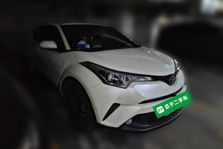 Used Toyota C-HR 2020 2.0L Leading Edition Front Right 45 Deg