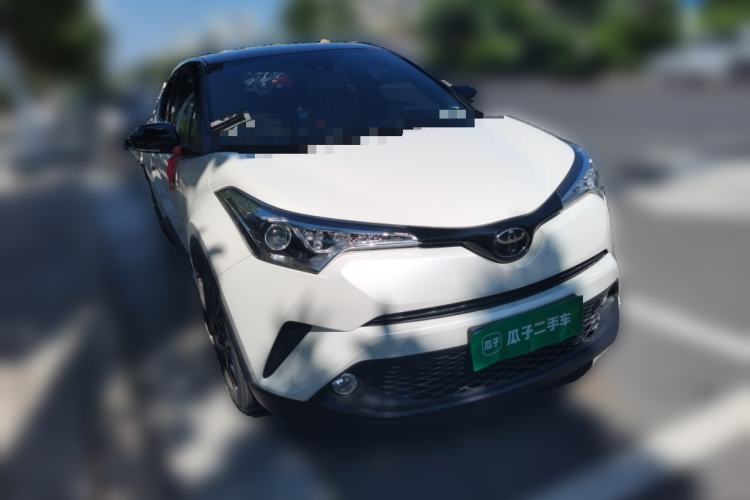 Used Toyota C-HR 2020 2.0L Leading Edition Front Right 45 Deg